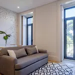 Boutique Rentals- Art & Charm W/ Balcony & Garage Διαμέρισμα