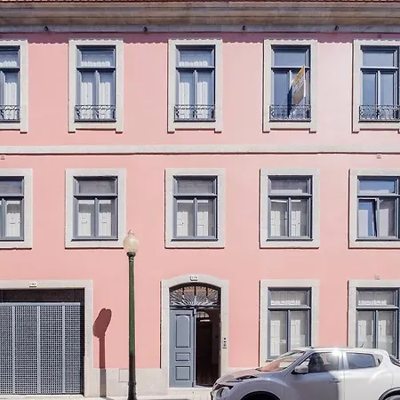 Boutique Rentals- Art & Charm W/ Balcony & Garage * Porto