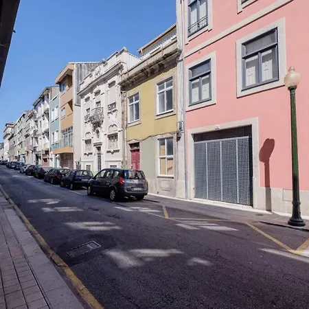 Apartment Boutique Rentals- Art & Charm W/ Balcony & Garage Porto