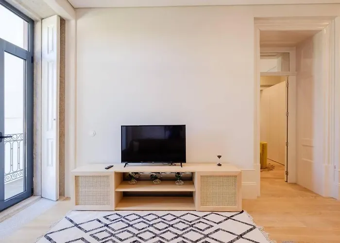 Lägenhet Boutique Rentals- Art & Charm W/ Balcony & Garage