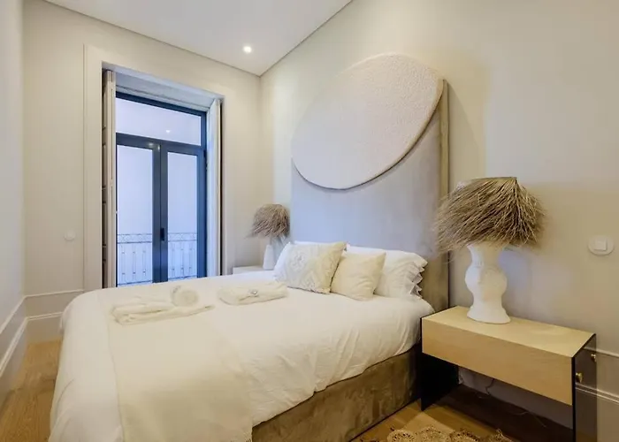 公寓 Boutique Rentals- Art & Charm W/ Balcony & Garage *