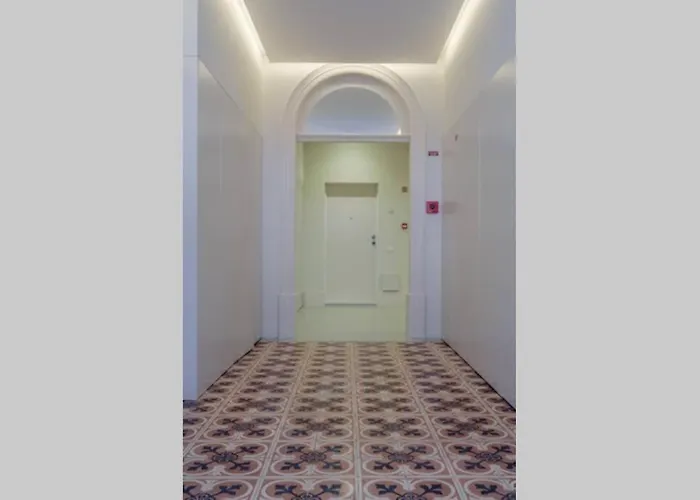 公寓 Boutique Rentals- Art & Charm W/ Balcony & Garage